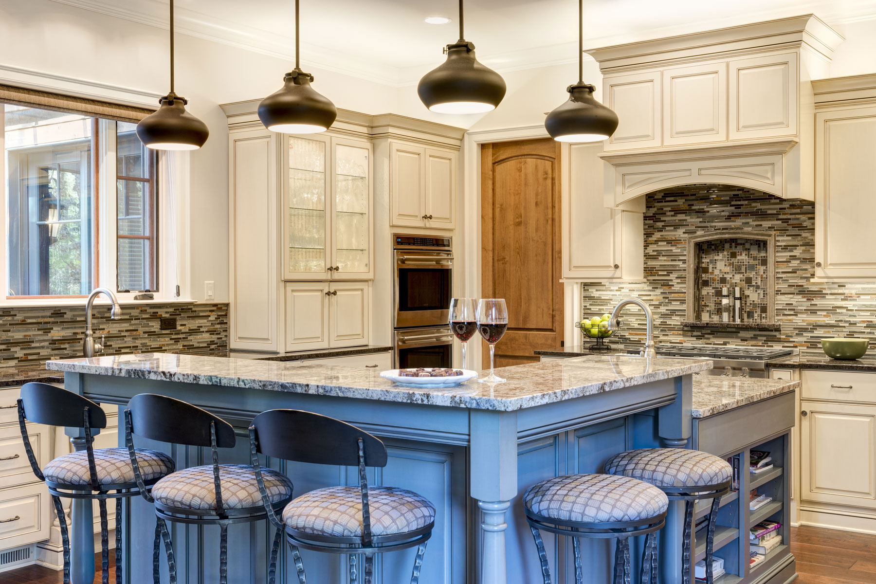 large-kitchen-L-shaped-island | ACM Design Architecture & Interiors