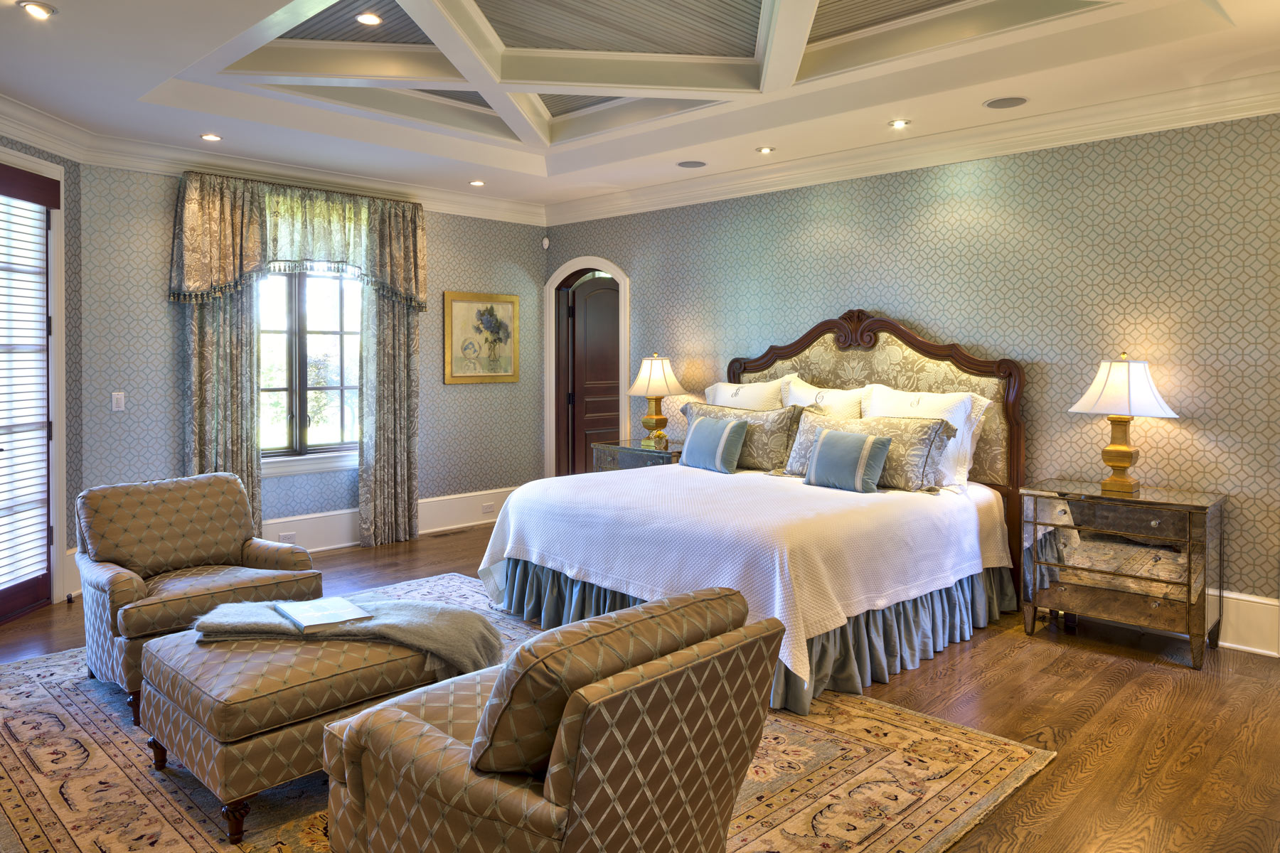 estate-home-guest-suite-coffered-ceiling-woodwork