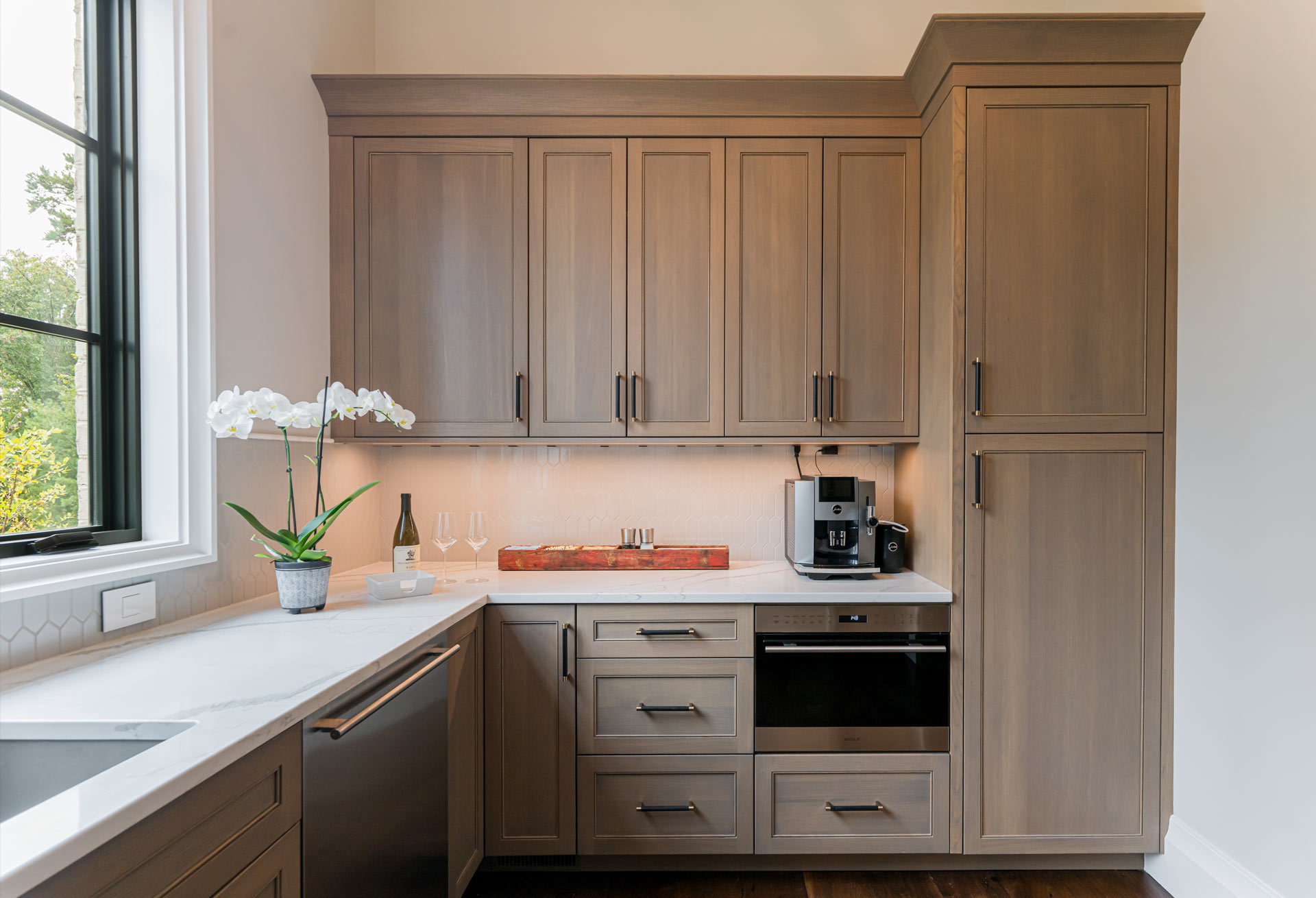 hidden-pantry-prep-kitchen-extra-fridge-dishwasher