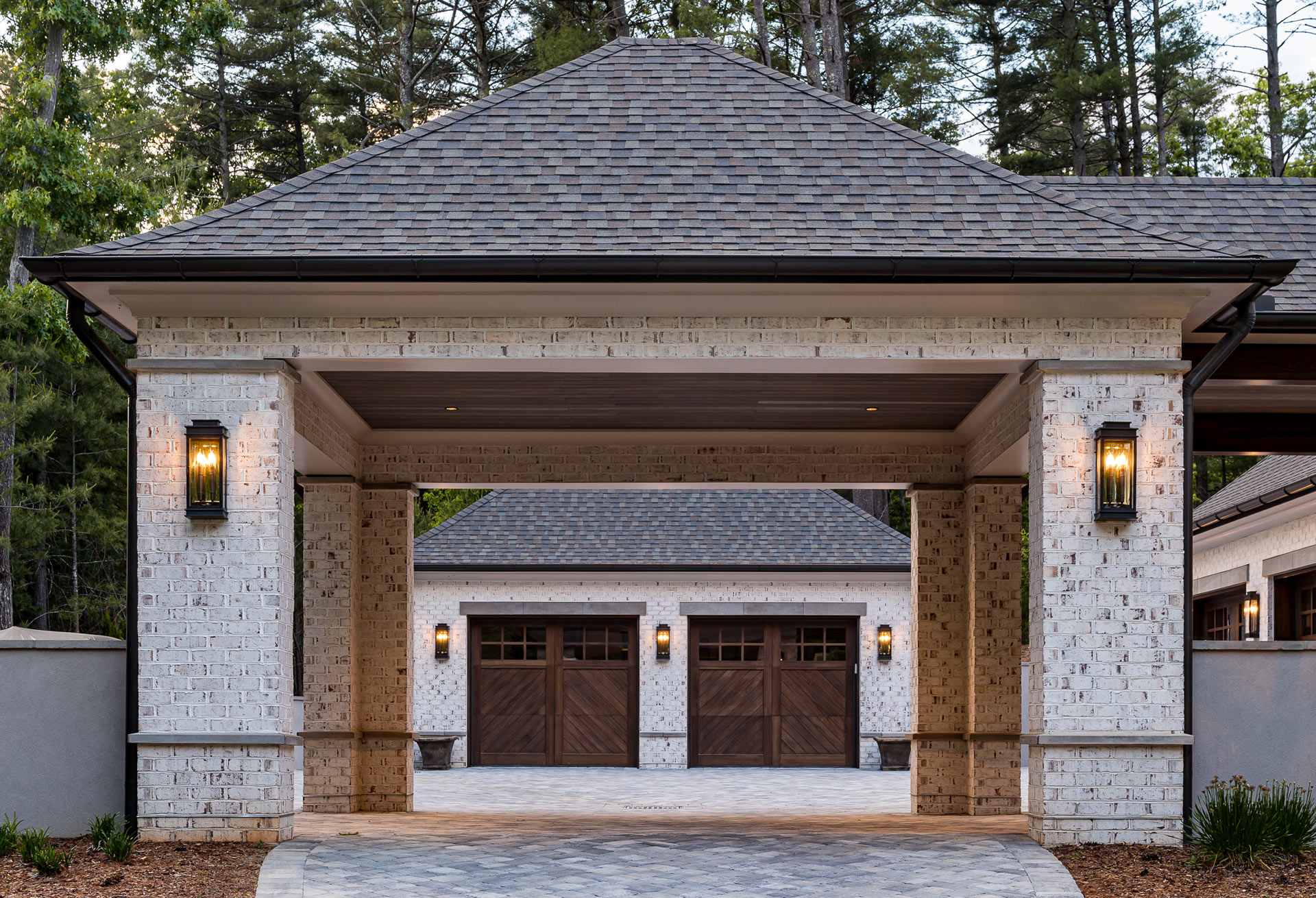 luxury-home-driveway-motor-court-to-4-car-garage